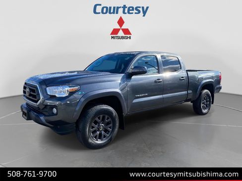 Used 2020 Toyota Tacoma SR5 AWD/4WD image 1
