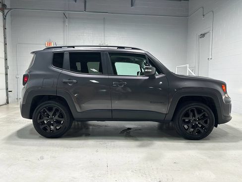 Used 2019 Jeep Renegade Altitude w/ Quick Order Package 2XM AWD/4WD image 2