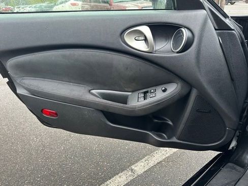 Used 2014 Nissan 370Z Touring RWD image 11