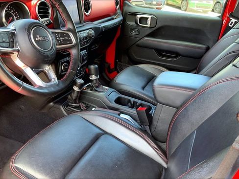 Used 2022 Jeep Wrangler Unlimited Rubicon w/ Dual Top Group AWD/4WD image 17