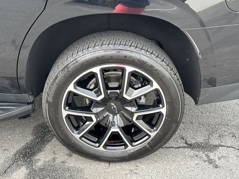 Used 2022 Chevrolet Tahoe RST w/ Luxury Package image 13