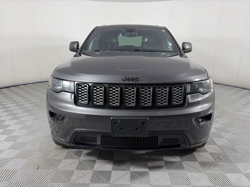 Used 2018 Jeep Grand Cherokee Altitude AWD/4WD image 2