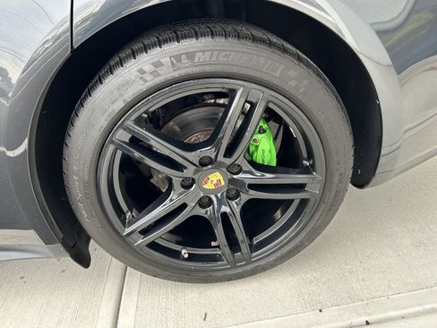 Used 2017 Porsche Panamera 4 image 35