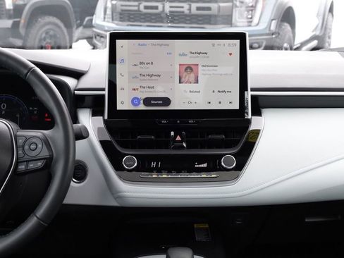 Certified 2025 Toyota Corolla SE w/ SE Premium Package image 33