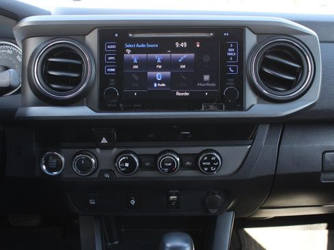 Used 2017 Toyota Tacoma TRD Off-Road w/ Tow Package (A/T) image 11