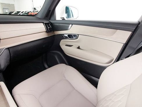 Certified 2026 Volvo XC90 B6 Plus AWD/4WD image 7