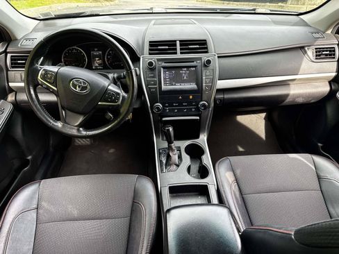 Used 2016 Toyota Camry SE FWD image 13