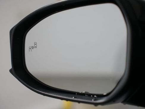 New 2026 Toyota Prius Plug-In Hybrid FWD image 25