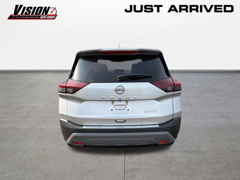 Used 2023 Nissan Rogue SV image 6