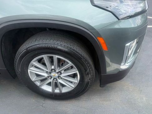 Used 2023 Chevrolet Traverse LT FWD image 4
