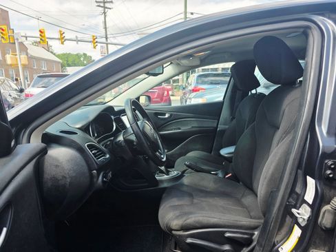 Used 2013 Dodge Dart SXT FWD image 11