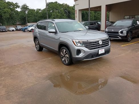 Used 2025 Volkswagen Atlas SE FWD image 5