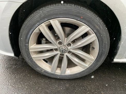 Used 2019 Volkswagen Passat 2.0T Wolfsburg w/ Wheels & Sunroof Package image 9