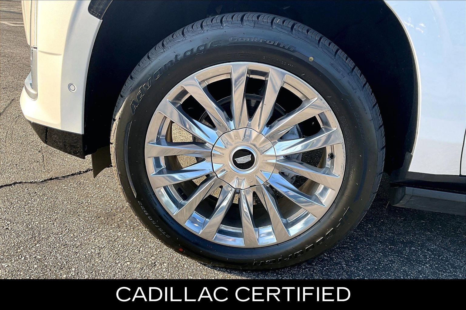 Used 2023 Cadillac Escalade Premium Luxury w/ Performance Package AWD/4WD image 10