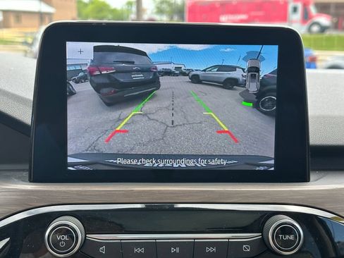 Used 2020 Ford Escape Titanium AWD/4WD image 25