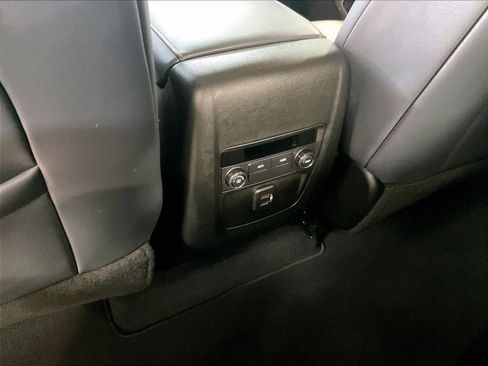 Used 2024 Buick Enclave Essence w/ Experience Buick Package image 28