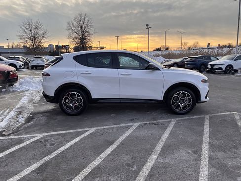 New 2026 Alfa Romeo Tonale Sprint image 5