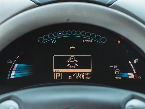 Used 2011 Nissan Leaf SL image 14