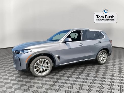 New 2026 BMW X5 xDrive40i w/ Parking Assistance Package image 2