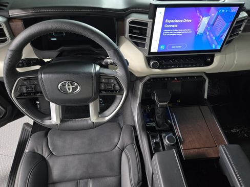 Used 2025 Toyota Sequoia Capstone AWD/4WD image 15