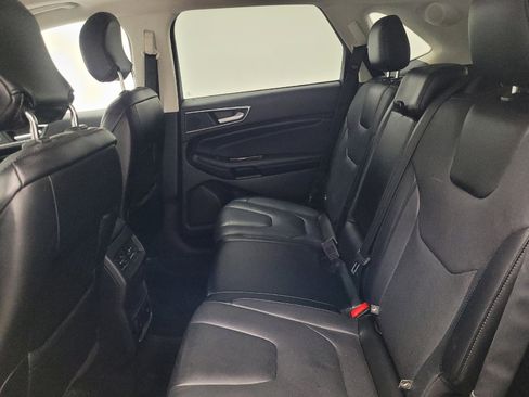 Used 2017 Ford Edge Titanium w/ Equipment Group 302A FWD image 18