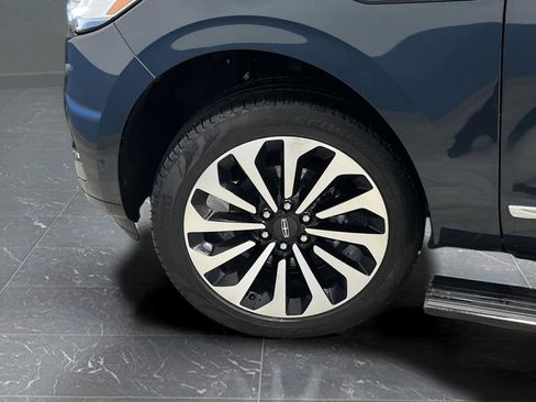 Used 2024 Lincoln Navigator Reserve image 43