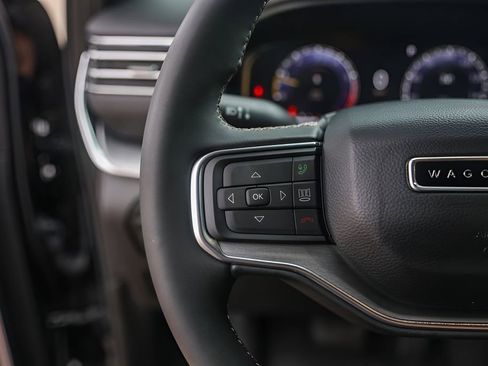 Used 2023 Jeep Wagoneer Series II image 14