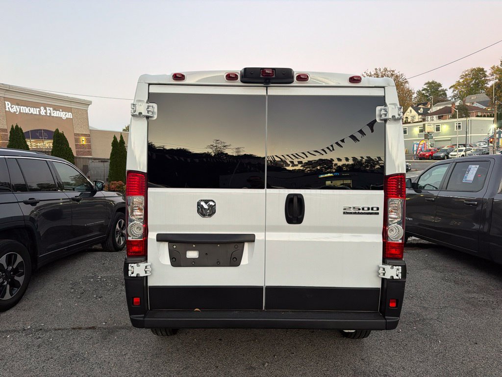 Used 2025 RAM ProMaster 2500 w/ U-Haul Equipment Group FWD image 4