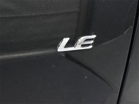 Certified 2025 Toyota Corolla Cross LE image 29