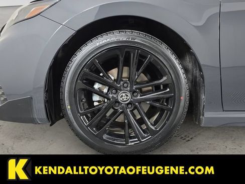 Used 2025 Toyota Camry SE FWD image 9