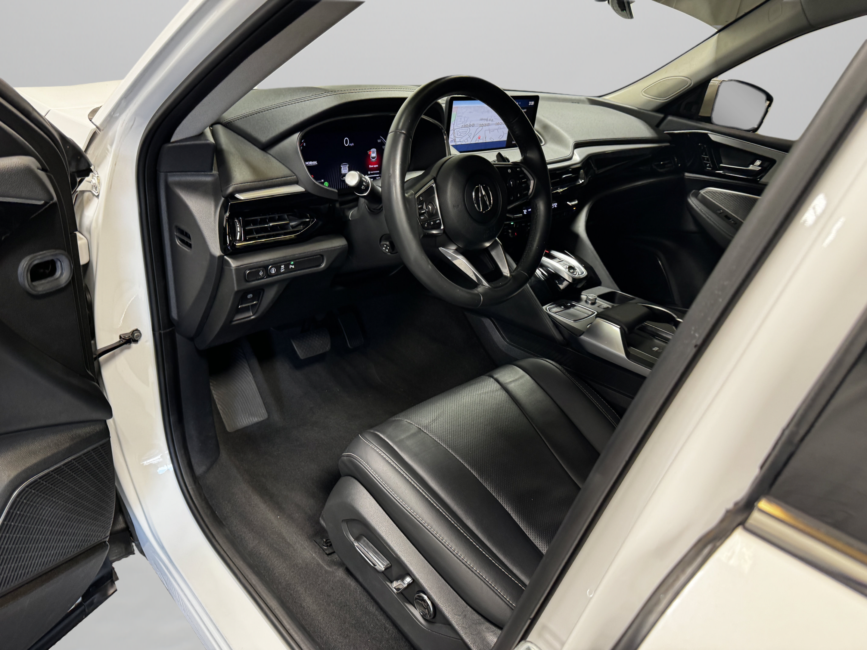 Certified 2024 Acura MDX w/ Technology Package FWD image 10