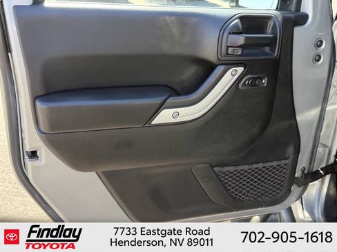 Used 2017 Jeep Wrangler Unlimited Rubicon w/ Cold Weather Group AWD/4WD image 20