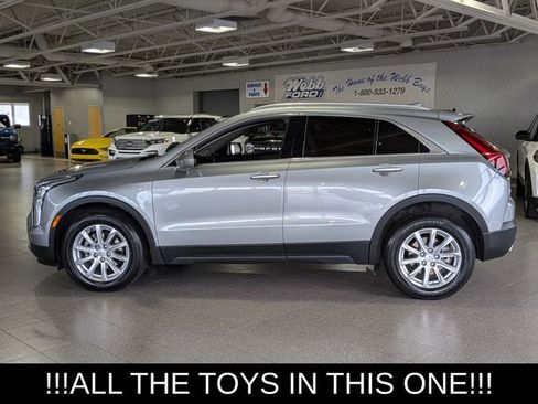 Used 2023 Cadillac XT4 Luxury w/ Cold Weather Package AWD/4WD image 5