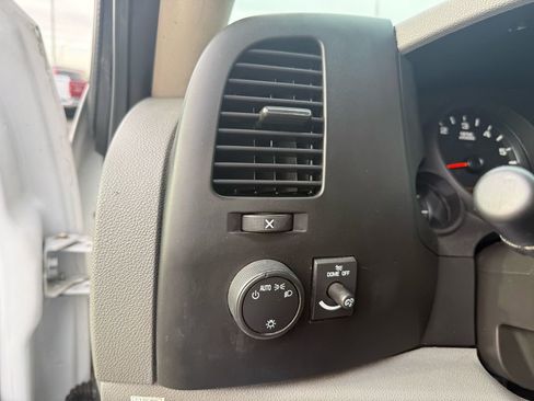 Used 2013 Chevrolet Silverado 1500 W/T image 19