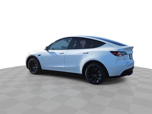 Used 2021 Tesla Model Y 2WD image 6