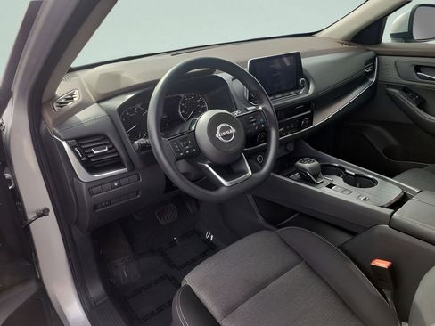 Used 2023 Nissan Rogue SV FWD image 18