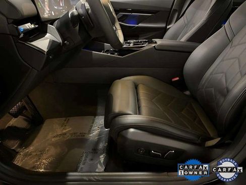 Used 2025 BMW 530i xDrive image 66