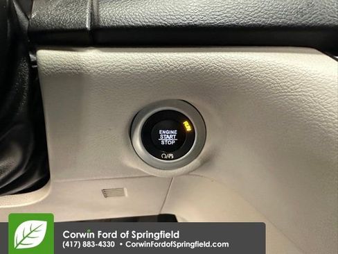 Used 2018 Chrysler Pacifica Touring-L image 28