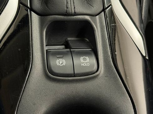 Used 2020 Toyota Corolla LE FWD image 17