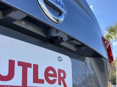 Used 2022 Nissan Rogue Sport S image 10