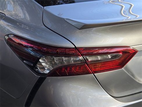 Used 2023 Toyota Camry XSE image 9