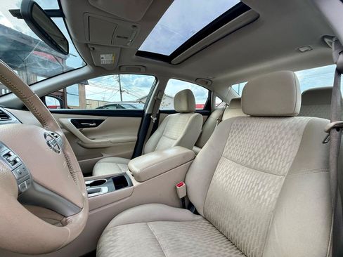 Used 2016 Nissan Altima 2.5 SV w/ Convenience Package FWD image 15