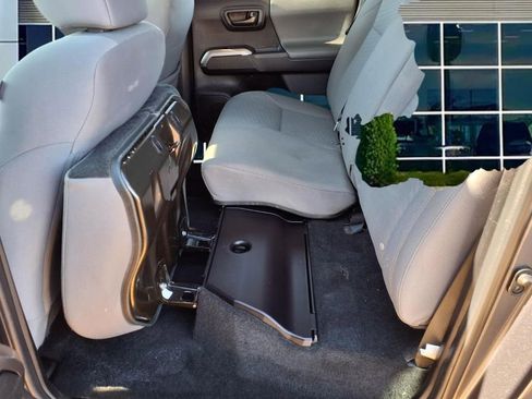 Used 2023 Toyota Tacoma SR5 w/ Technology Package image 30