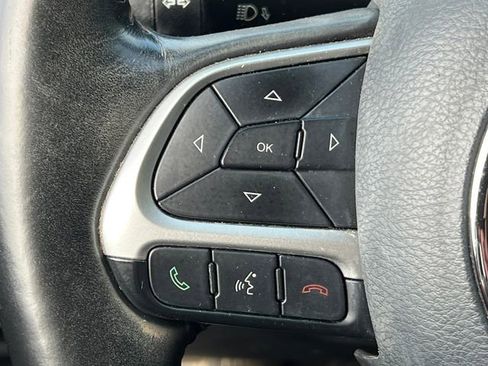 Used 2018 Jeep Compass Latitude w/ Popular Equipment Group AWD/4WD image 17