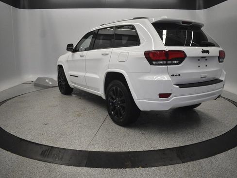 Used 2021 Jeep Grand Cherokee Altitude image 4