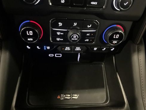 Used 2023 Chevrolet Tahoe High Country AWD/4WD image 27