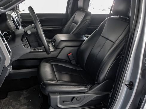 Used 2020 Ford Expedition XLT w/ Equipment Group 202A AWD/4WD image 29
