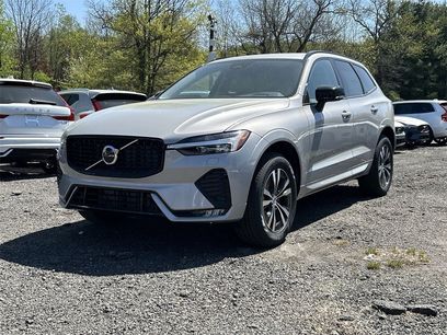 New 2025 Volvo XC60 B5 Core w/ Climate Package