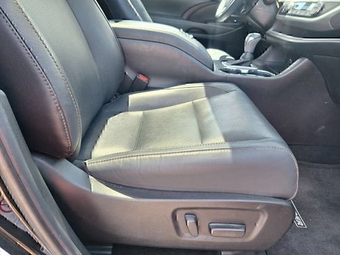 Used 2019 Toyota Highlander Limited AWD/4WD image 27