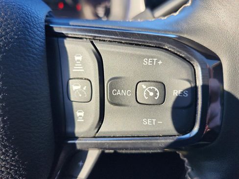 Used 2025 RAM 2500 Limited image 32